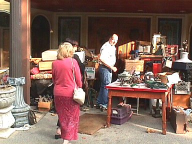 Mary, Stacy and Danton return to the main entrance