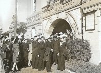 Jerry Hillman entering Taronga Zoological Park ~ 1945