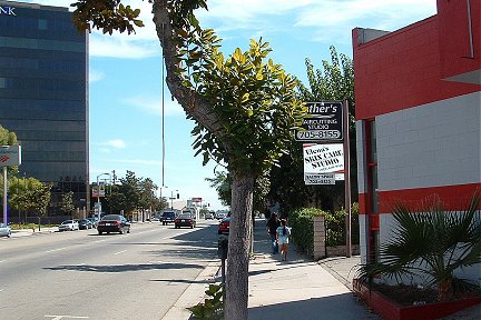 Looking east on Ventura Blvd.