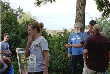 The official starter, Denny Miller at the registration table: Dum-Dum 2004