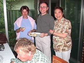 Late riser Tarak gets his breakfast - Sue - Henry Franke - Sue-On