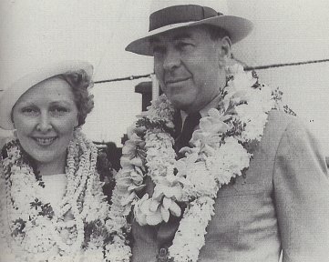 Honeymooners Florence and Ed arrive in Hawaii