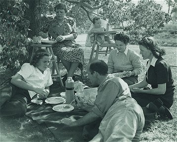 Family picnic 1943